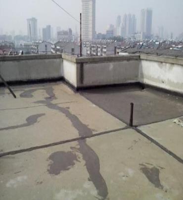 经开区漏水维修 楼顶漏水是什么原因，楼顶漏水维修方法是什么?